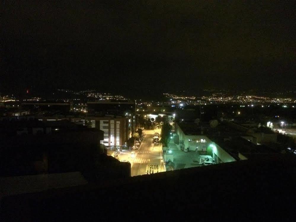 Fonda Chavarria Sant Joan Despi Bagian luar foto